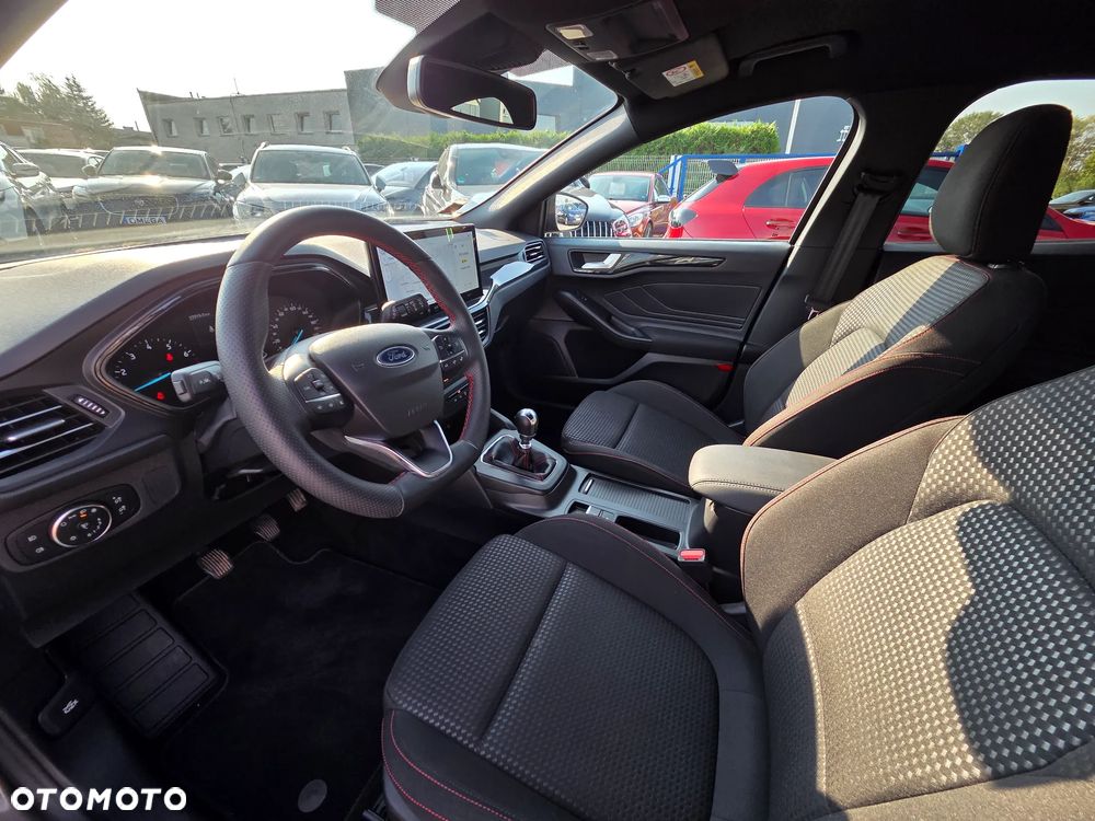 Ford Focus 1.0 EcoBoost Hybrid ST-LINE - 11