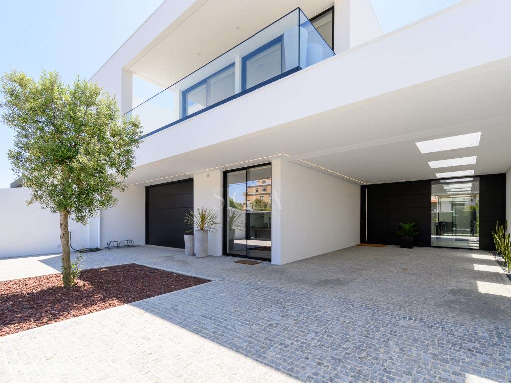 Moradia T3+1 na Praia da Madalena - Grande imagem: 2/46