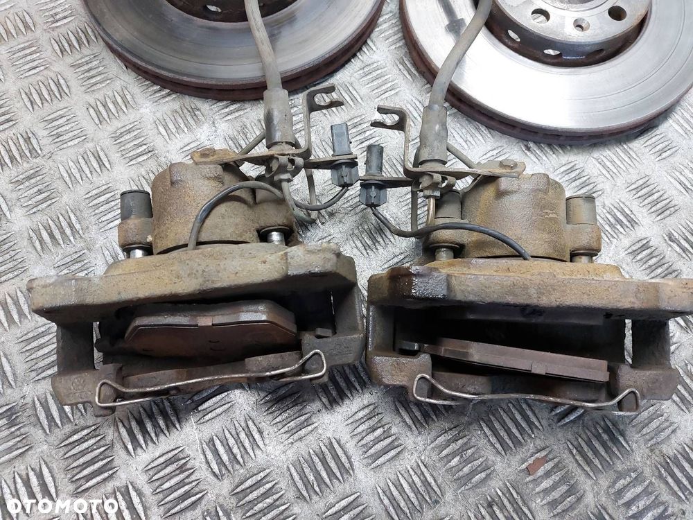 TARCZE HAMULCOWE PRZÓD + KLOCKI + ZACISKI AUDI A4 B6 2.0 20V - 3