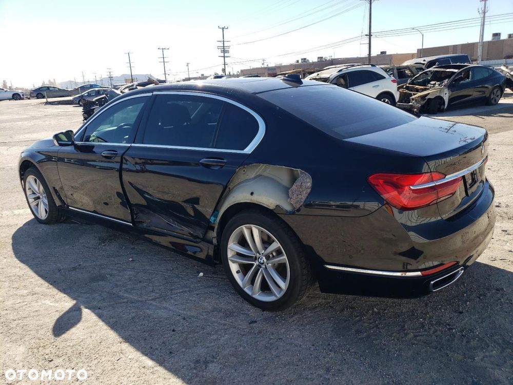 BMW Seria 7 750Li - 25
