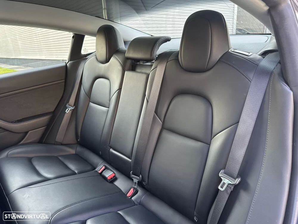 Tesla Model 3 Long-Range Dual Motor AWD - 26