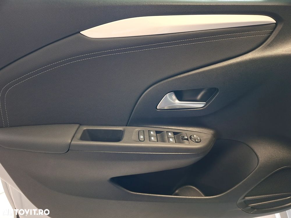 Opel Corsa 1.2L Turbo eDCT6 MHEV GS - 6