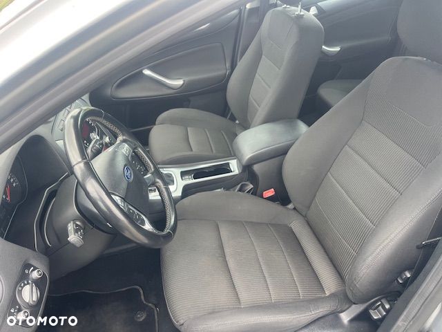 Ford Mondeo - 12