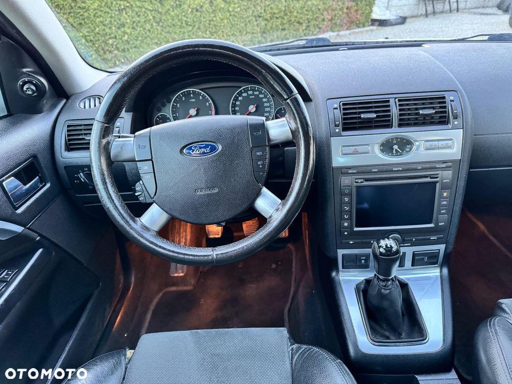 Ford Mondeo - 23