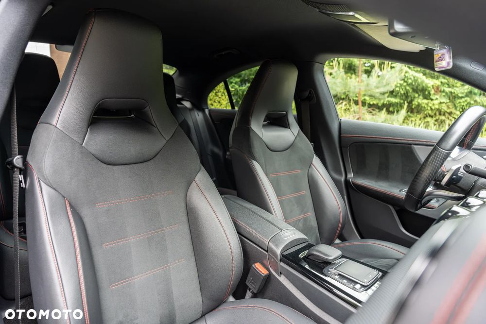 Mercedes-Benz CLA 200 d AMG Line 8G-DCT - 24