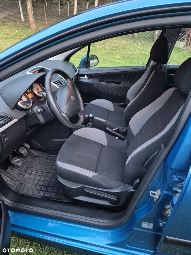 Peugeot 207 - 7