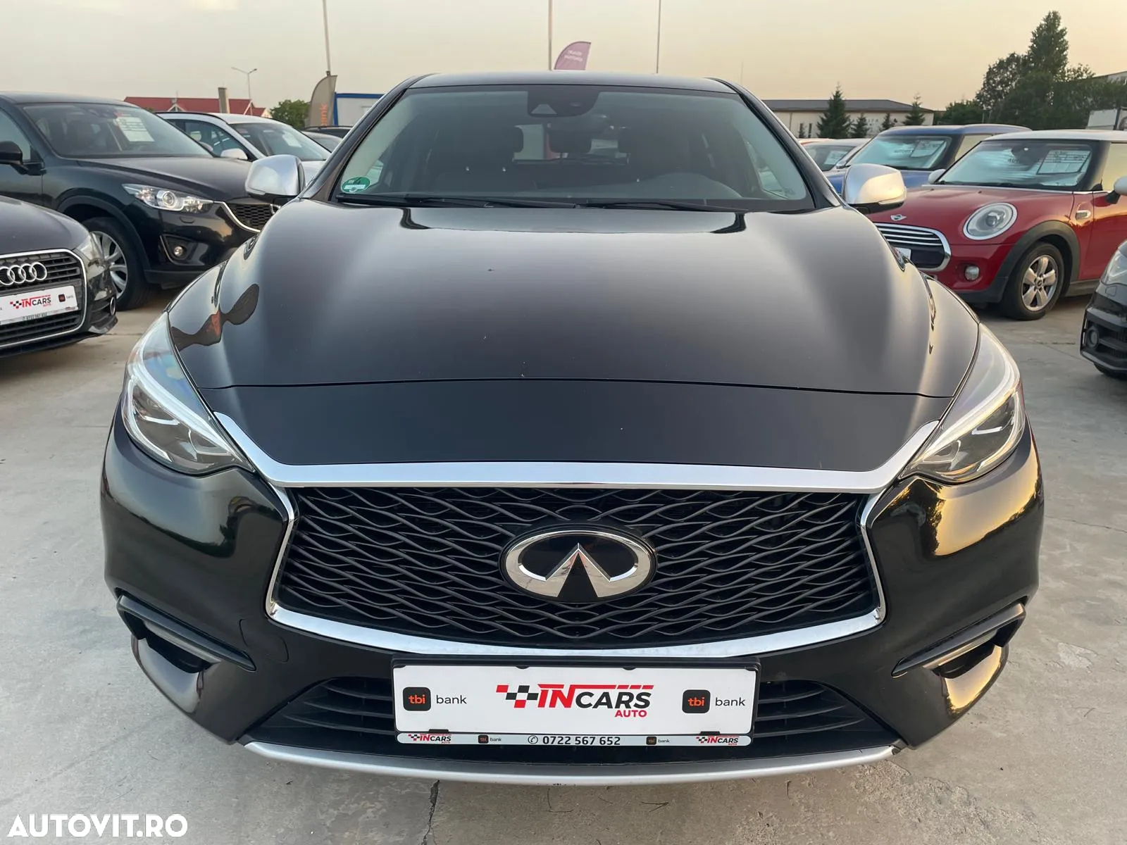 Infiniti Q30 - 11