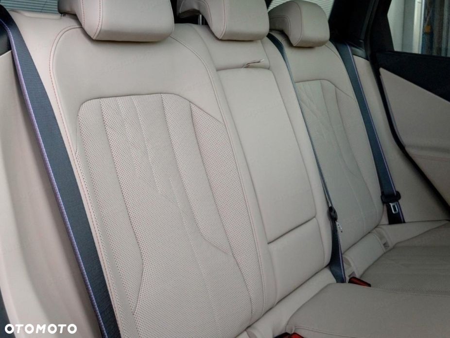 BMW X3 xDrive20 mHEV - 16