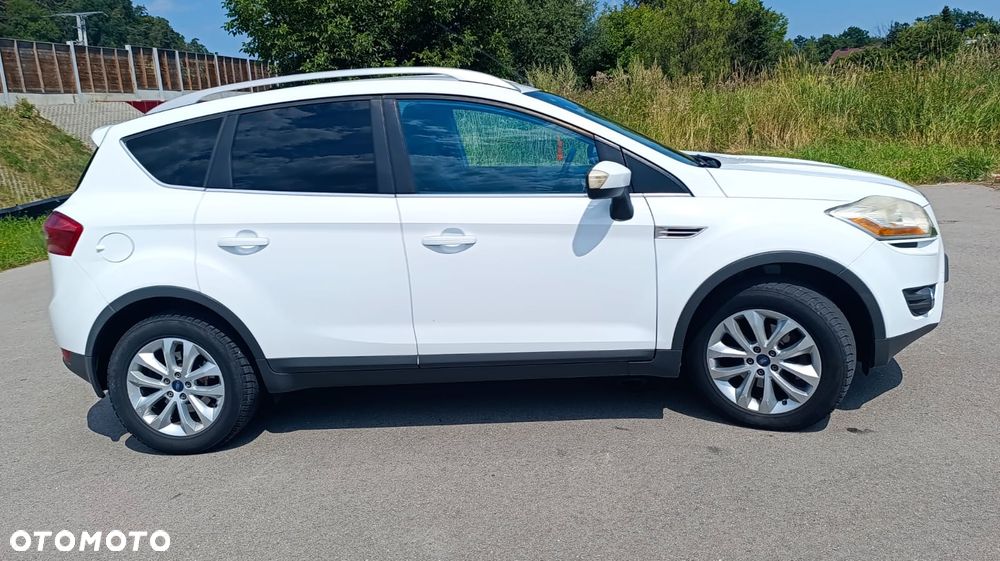Ford Kuga 2.0 TDCi 2x4 Titanium - 3