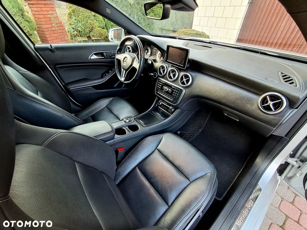 Mercedes-Benz Klasa A 200 7G-DCT - 11