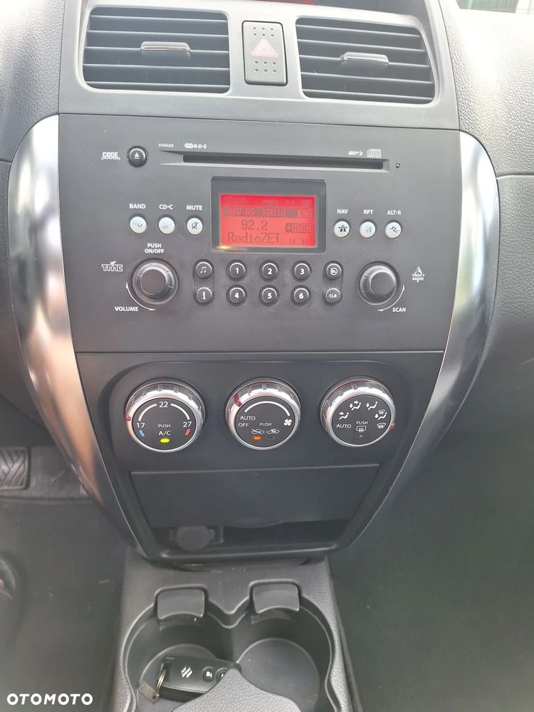 Suzuki SX4 1.6 GS / Premium - 9