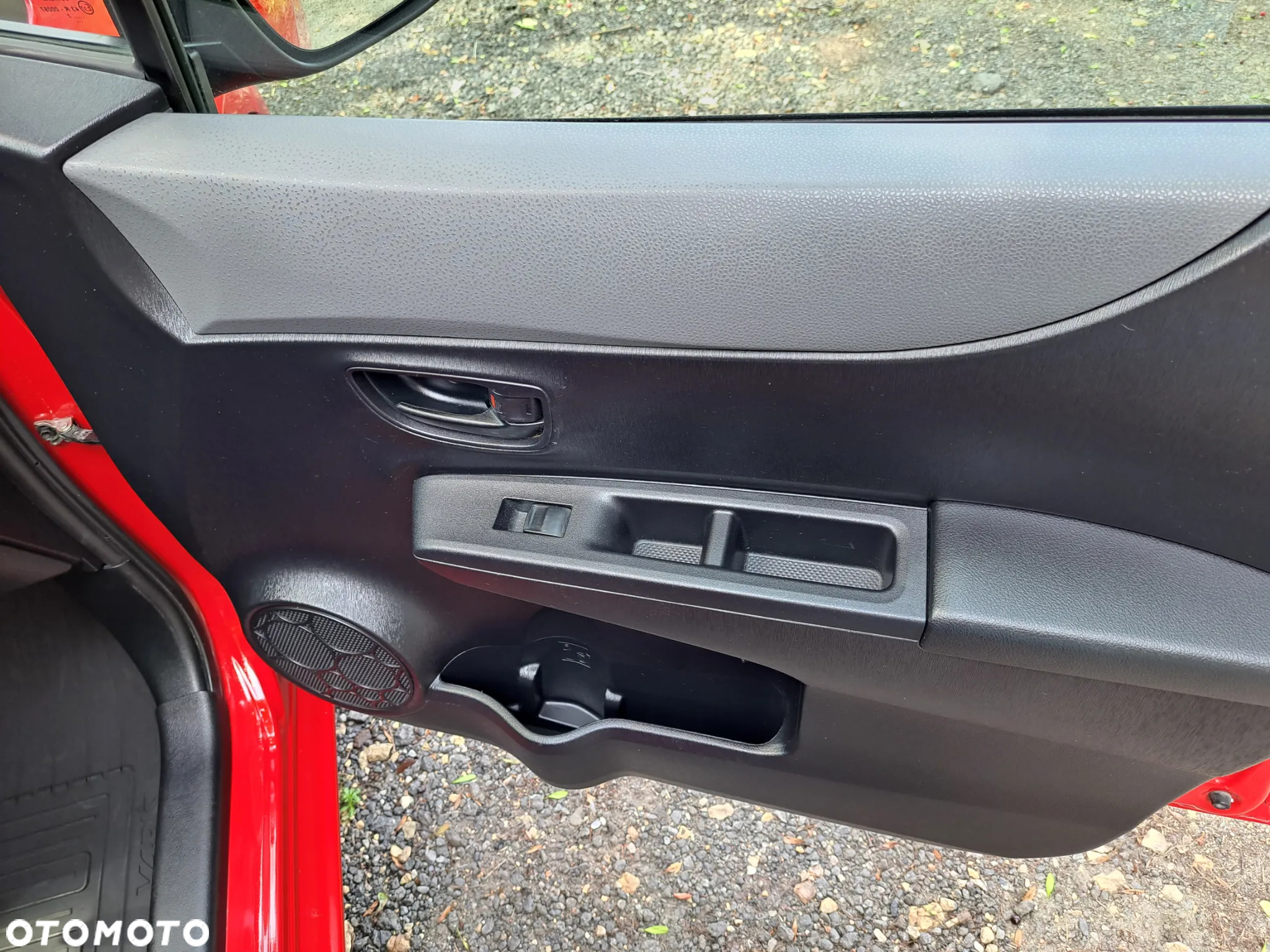 Toyota Yaris 1.0 Premium - 19