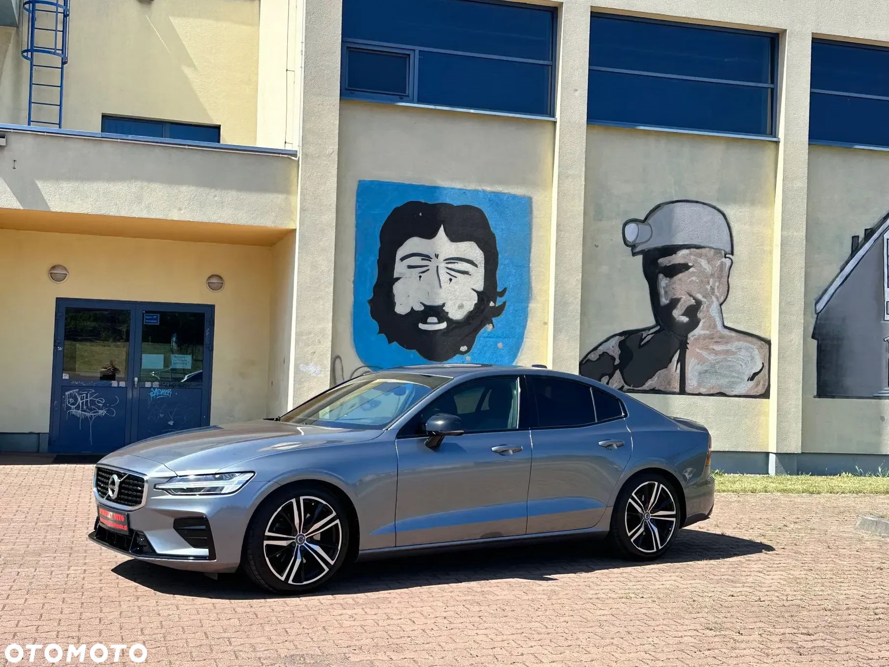 Volvo S60 T4 R-Design - 3