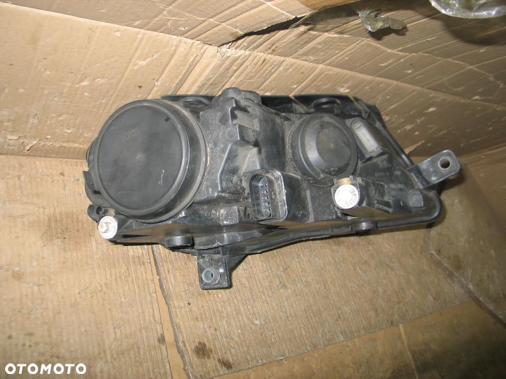 lampa przod vw passat B6 05-10r. 3C0941005S Europa - 13