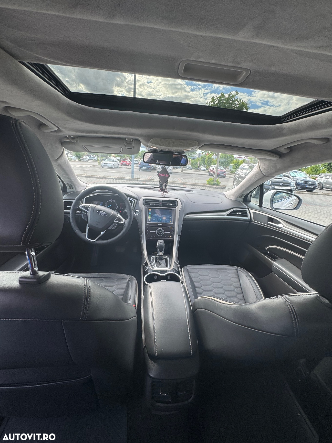 Ford Mondeo Vignale 2.0 Hybrid - 11