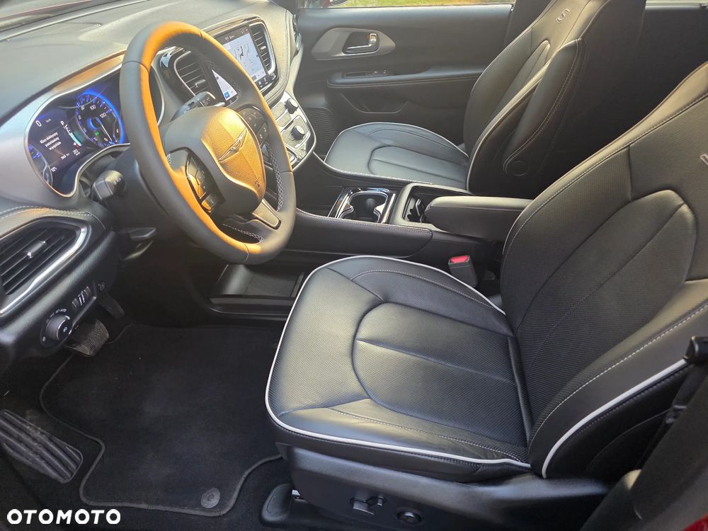 Chrysler Pacifica - 10