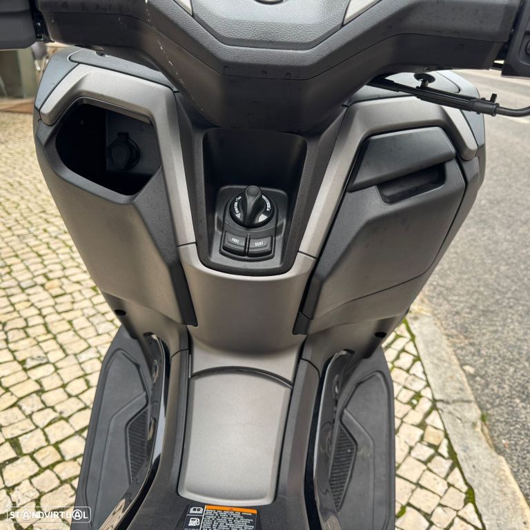 Yamaha NMAX 125 - 7