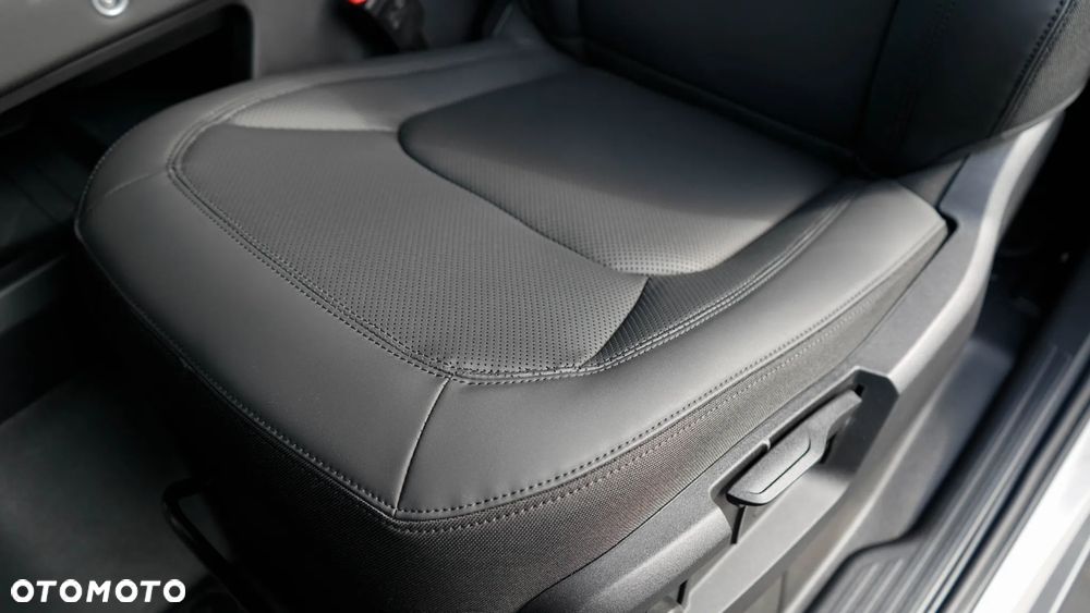 Land Rover Defender 3.0 D250 mHEV S - 27