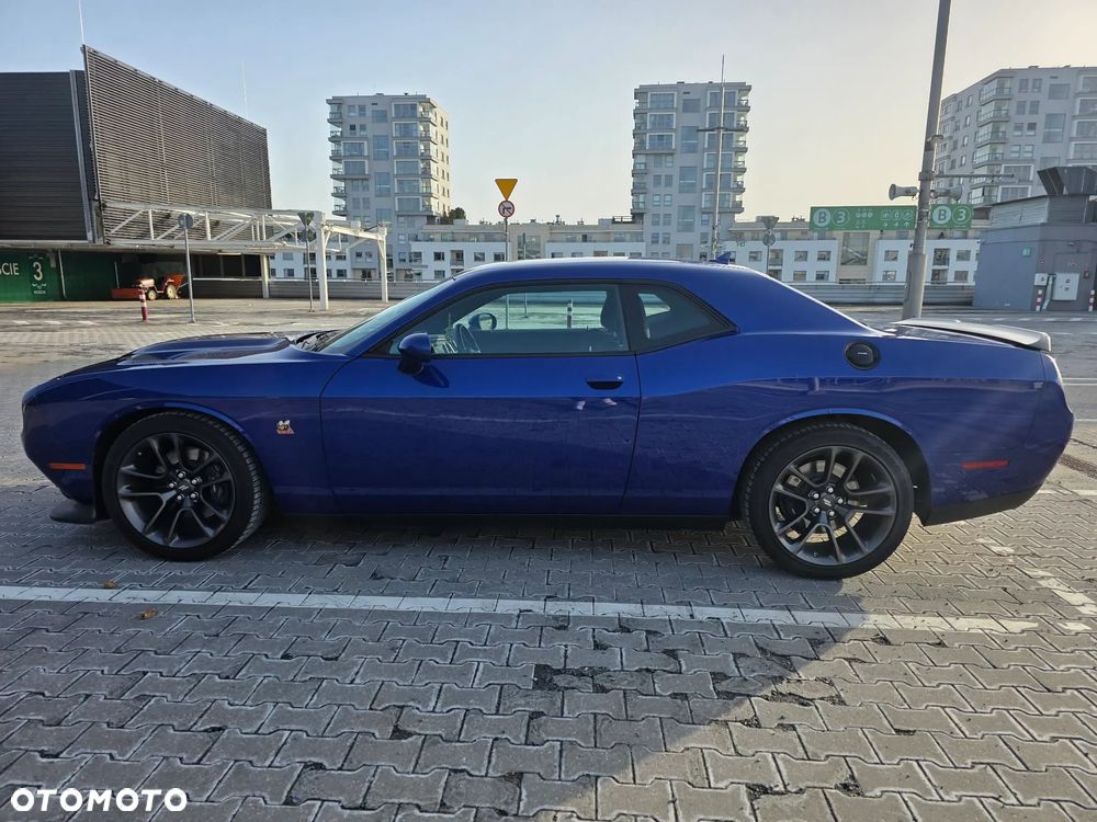 Dodge Challenger - 21