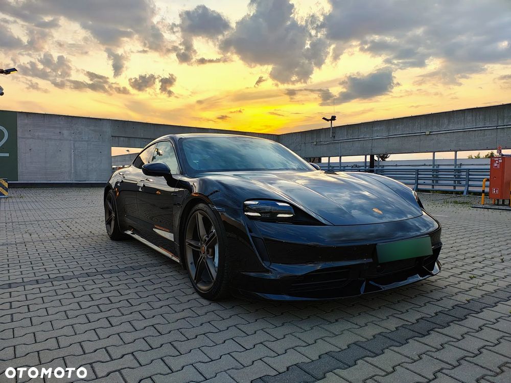 Porsche Taycan Turbo - 1