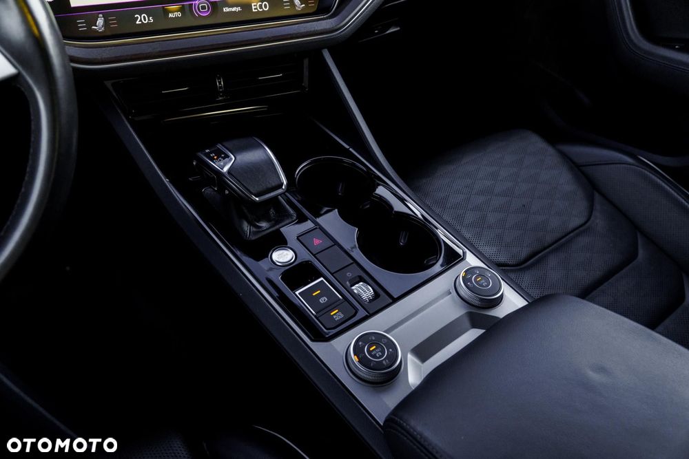 Volkswagen Touareg 3.0 V6 TFSI 4Motion R-Line - 23