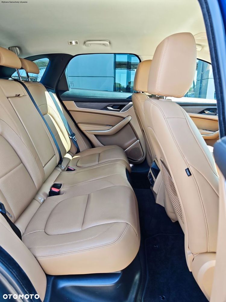 Jaguar F-Pace - 16