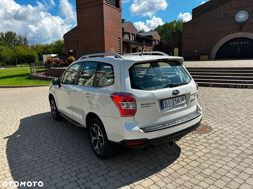 Subaru Forester 2.0XT Platinum Lineartronic - 12