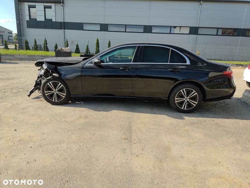 Mercedes-Benz Klasa E 220 d 9G-TRONIC - 26