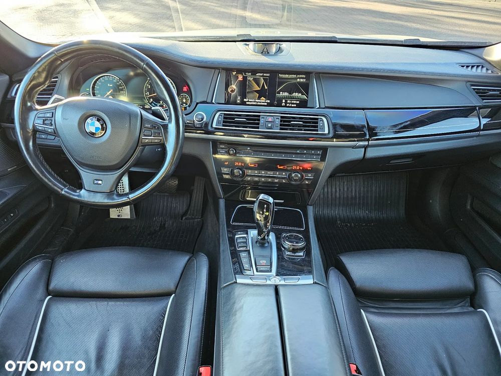 BMW Seria 7 750Li xDrive - 17