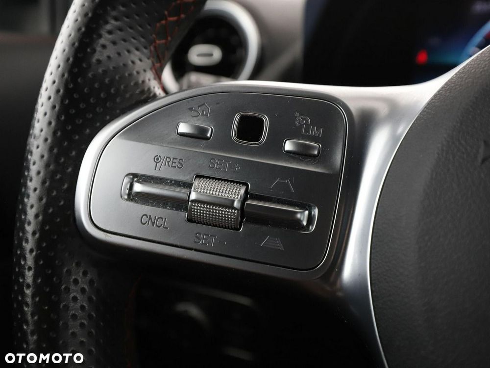 Mercedes-Benz GLA 220 d 4Matic 8G-DCT AMG Line - 34
