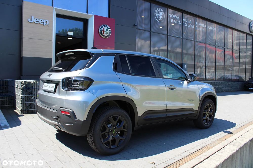 Jeep Avenger 1.2 T3 mHEV Overland 4xe eDCT6 - 9