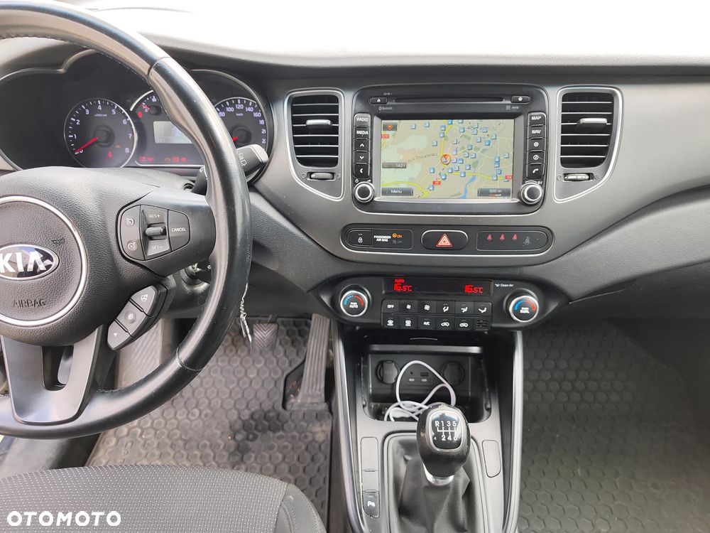 Kia Carens - 13