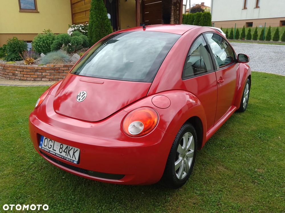Volkswagen New Beetle - 8