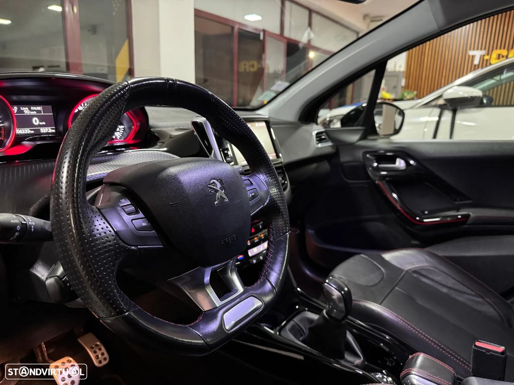 Peugeot 2008 1.2 PureTech GT Line - 5