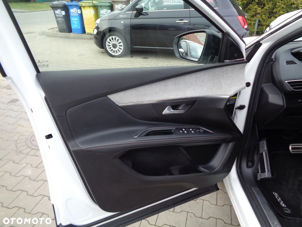 Peugeot 5008 BlueHDi 180 EAT8 GT Pack - 11
