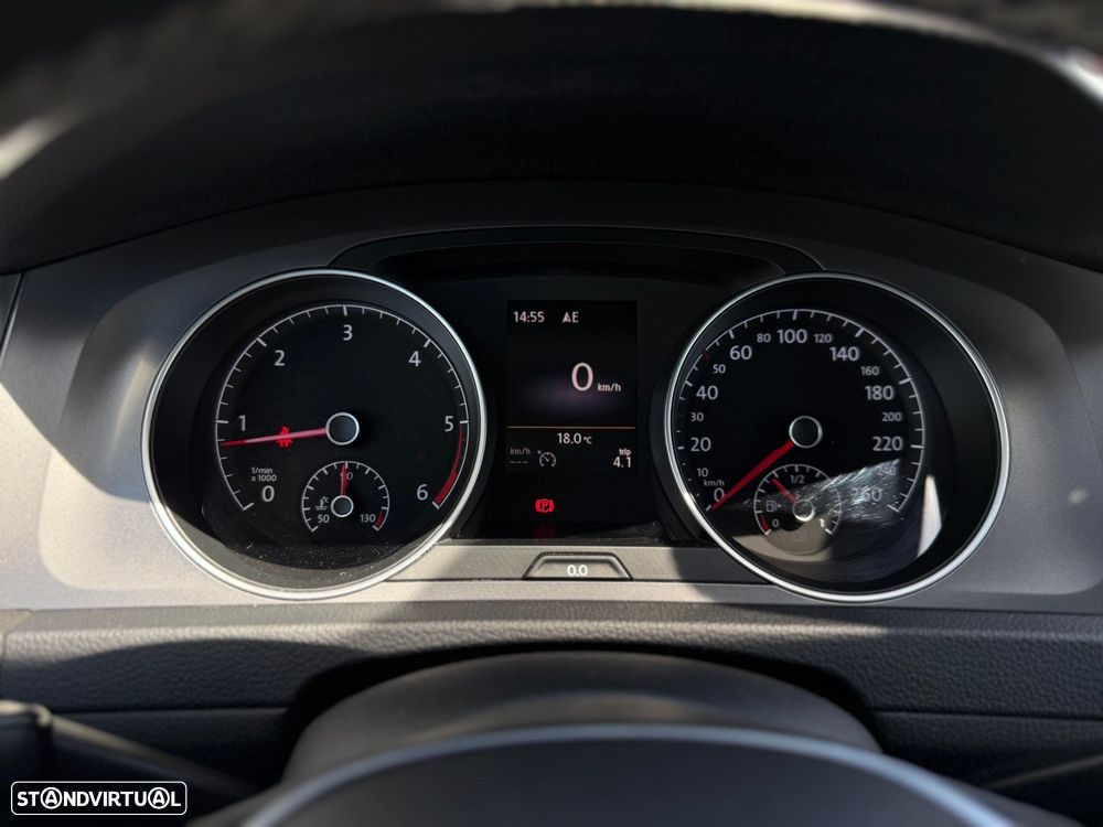 VW Golf 2.0 TDI Highline - 24