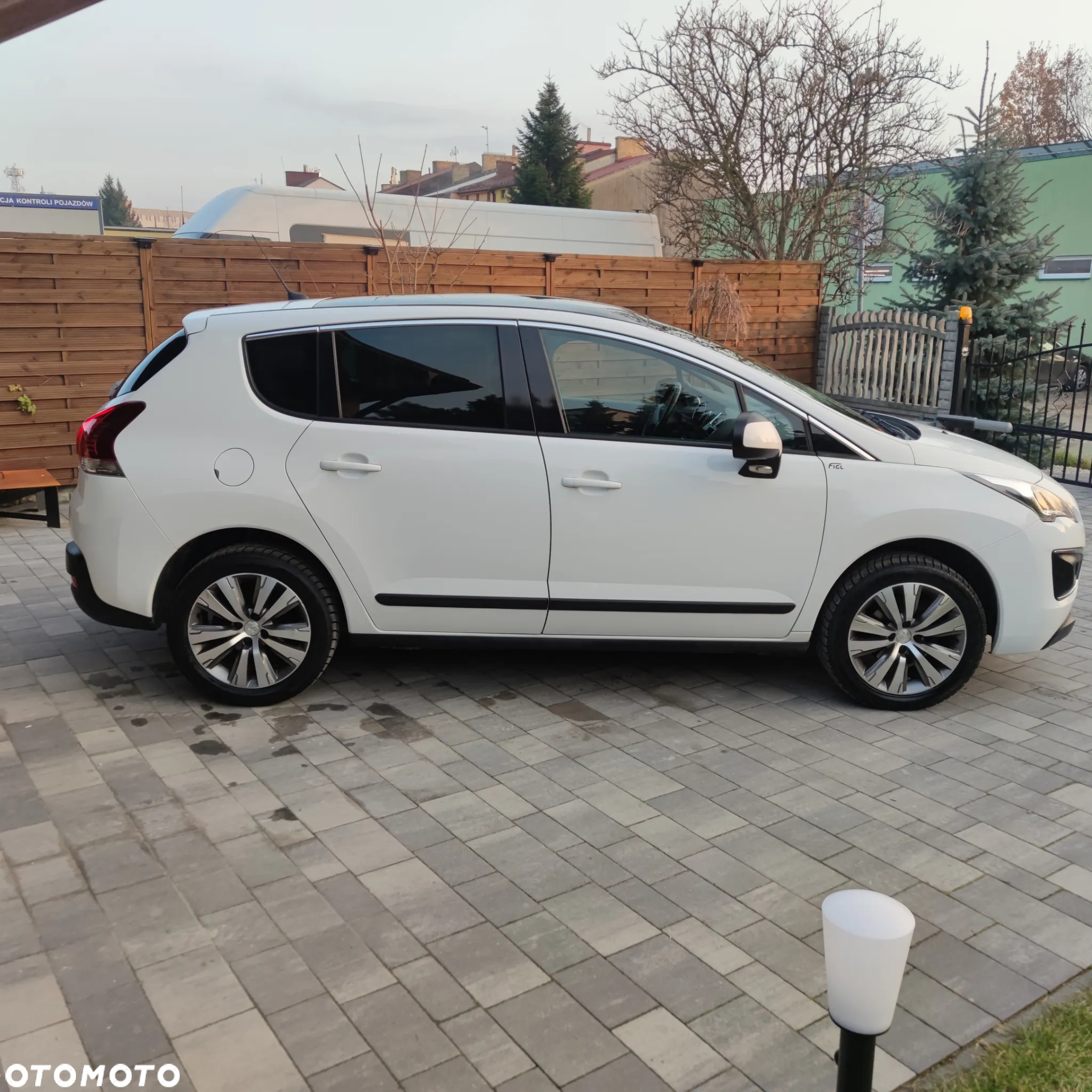 Peugeot 3008 1.6 BlueHDi Style S&S - 19