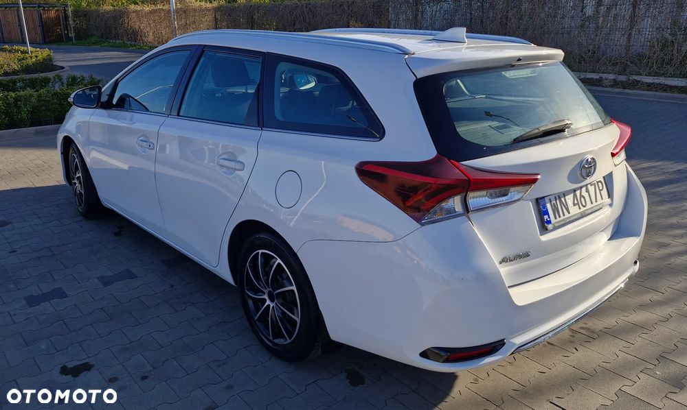 Toyota Auris 1.6 Premium - 7