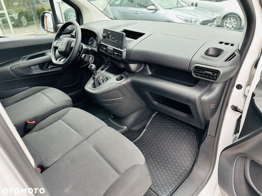 Toyota Proace City 1.5 D-4D  2,3t Active - 16