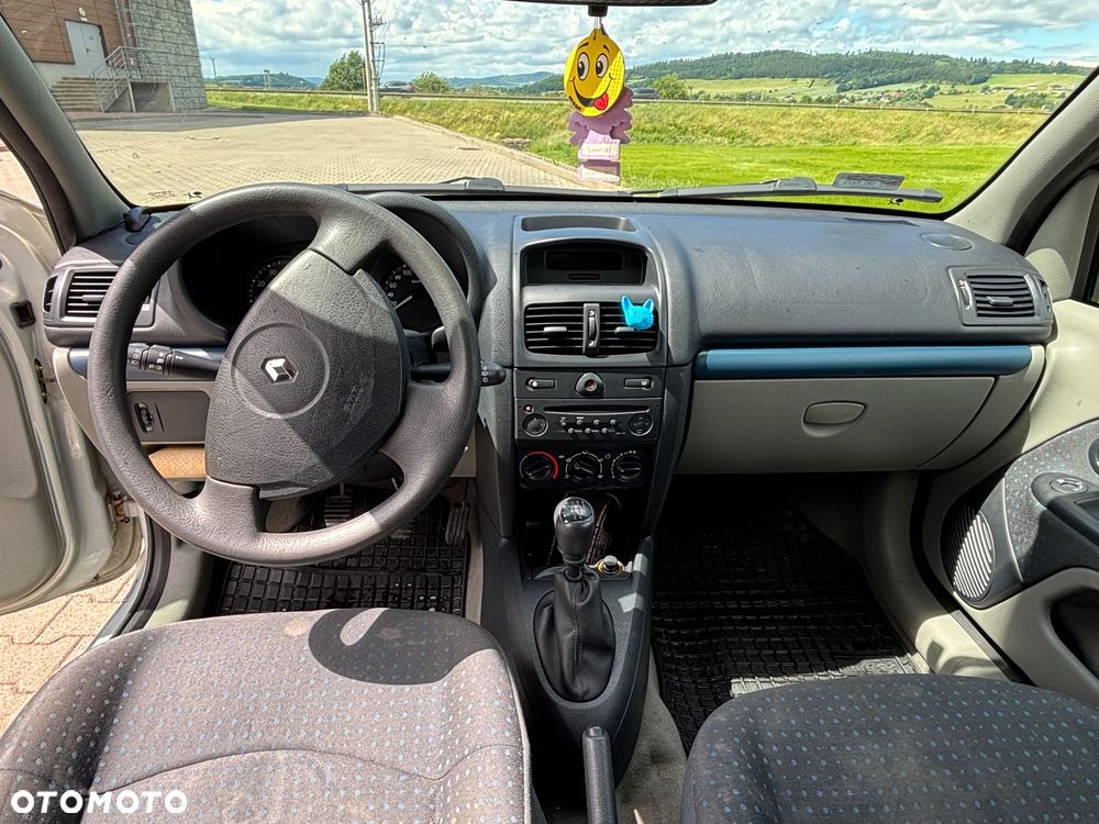 Renault Clio 1.2 16V Emotion - 10
