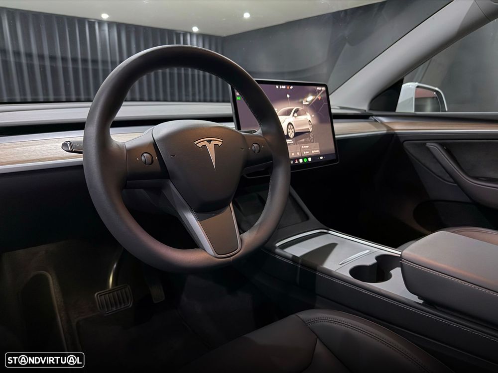 Tesla Model Y Standard - 14