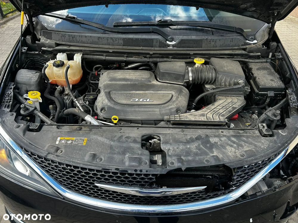 Chrysler Pacifica - 21