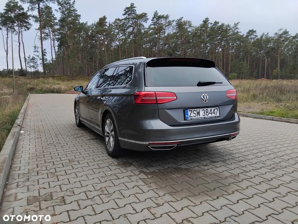 Volkswagen Passat - 12