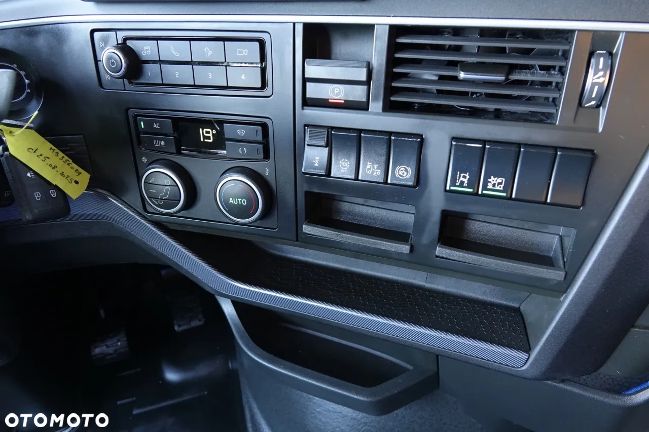 Volvo FH 500 / I-SAVE / XXL  / KLIMA POSTOJOWA  / NOWY MODEL / OPONY 100 % / + SCHMITZ FIRANKA STANDARD / PODNOSZONA OŚ / DACH PODNOSZONY / 2022 ROK  / PO ZŁOTYM KONTRAKCIE SERWISOWYM - 25