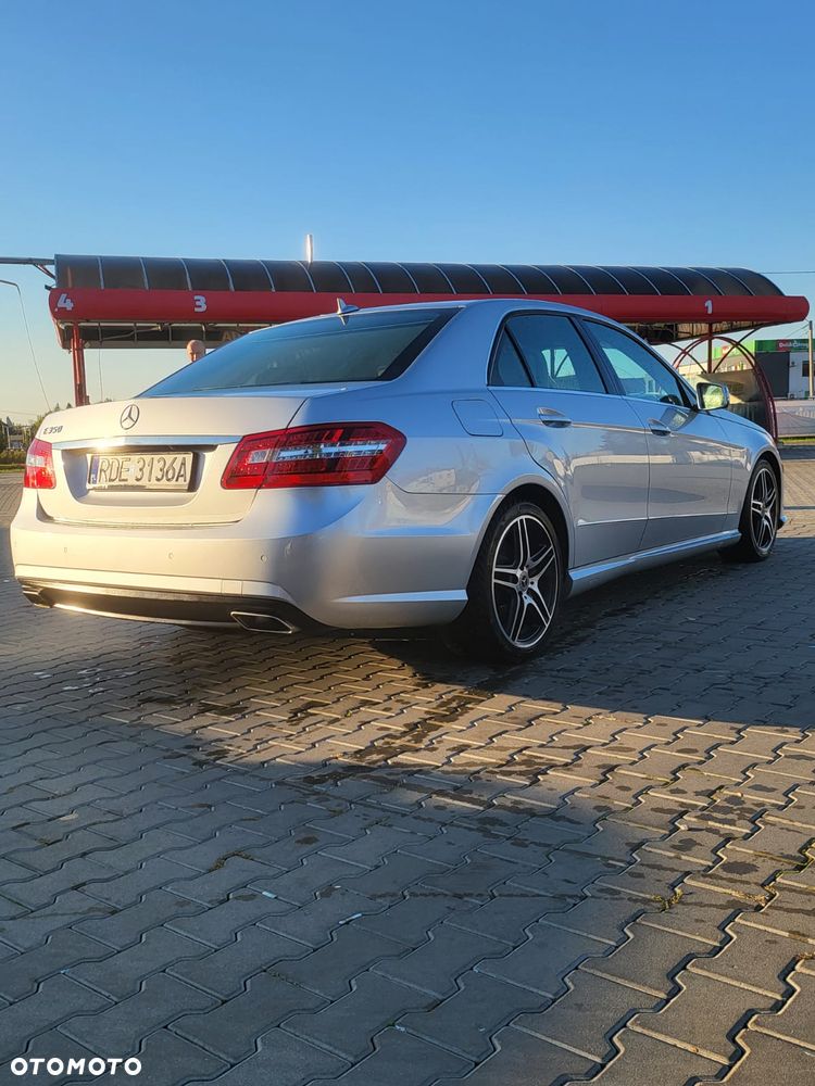 Mercedes-Benz E-Class 2009 photo 3