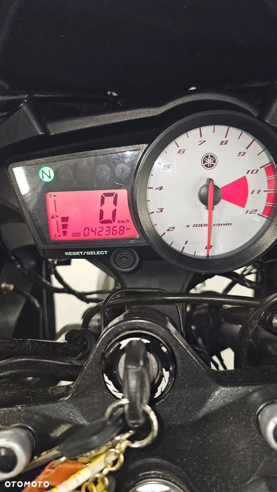 Yamaha YZF - 6
