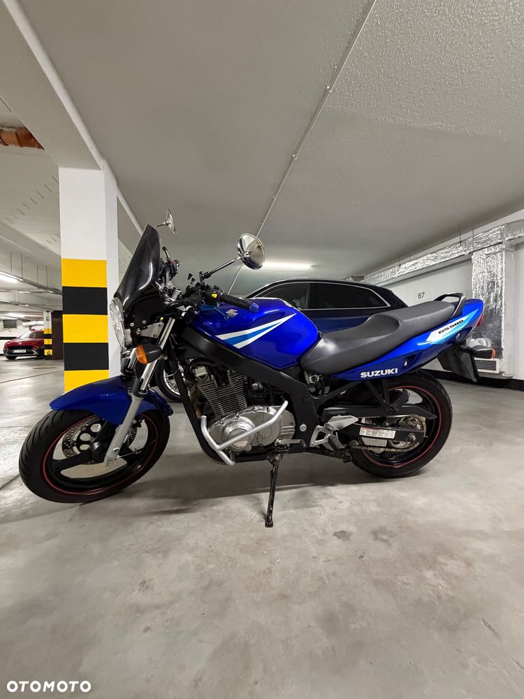Suzuki GS