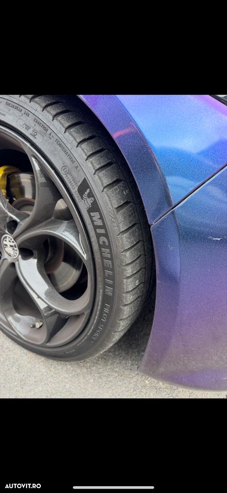 Alfa Romeo Giulia 2.0 Turbo 16V AT8-Q4 Veloce - 14