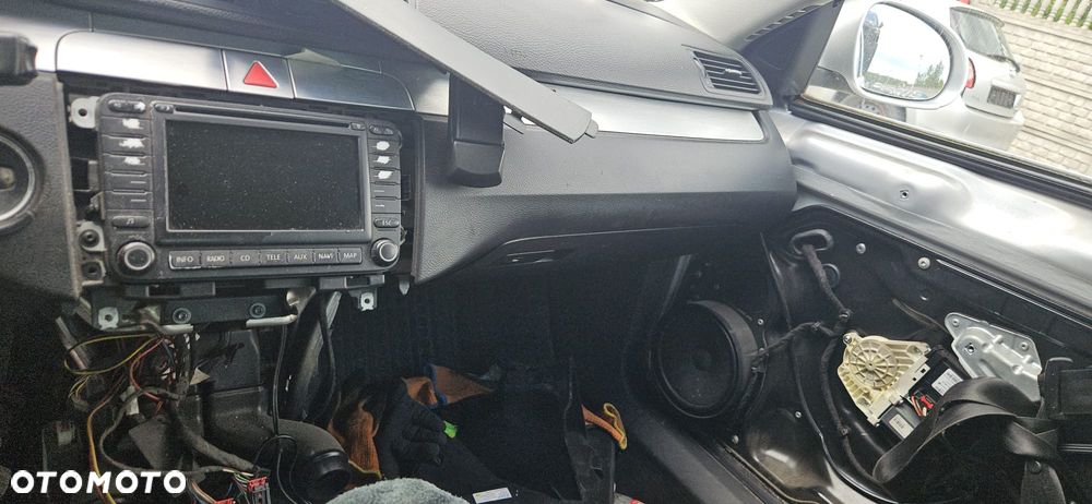 VW PASSAT B6 2.0 TDI BMP 05-09r - PAS BEZPIECZEŃSTWA LEWY PRAWY - 22