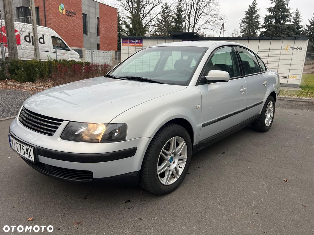 Volkswagen Passat 1.8T Trendline - 1